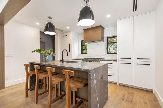 263 Alhambra Place, West Palm Beach, FL 33405