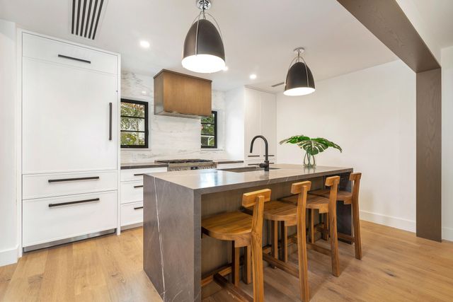 263 Alhambra Place, West Palm Beach, FL 33405