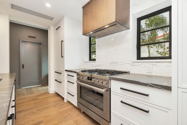 263 Alhambra Place, West Palm Beach, FL 33405