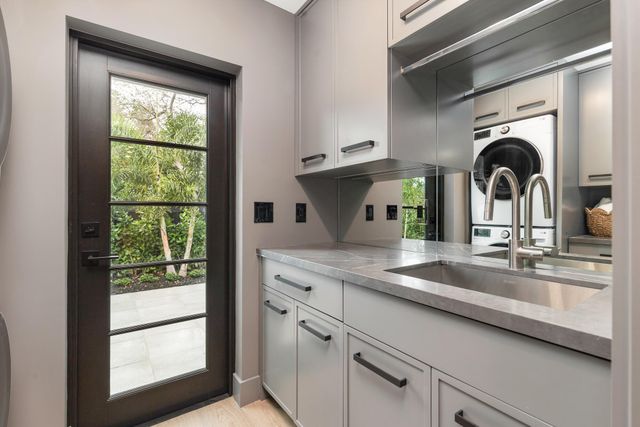 263 Alhambra Place, West Palm Beach, FL 33405