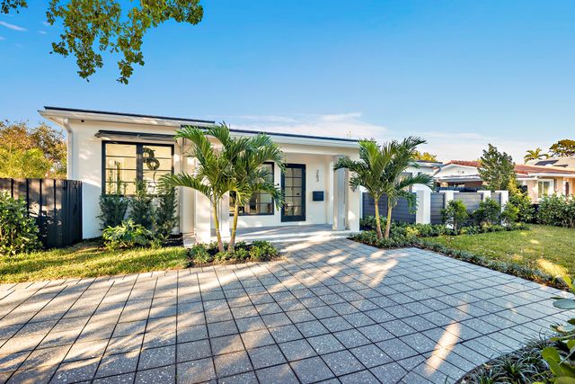 263 Alhambra Place, West Palm Beach, FL 33405