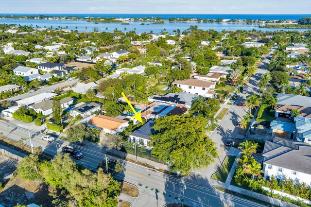 263 Alhambra Place, West Palm Beach, FL 33405