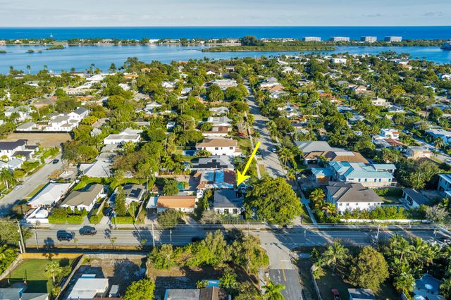 263 Alhambra Place, West Palm Beach, FL 33405