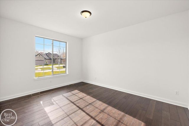 22121 Tahquamenon Court, Macomb Twp, MI 48044