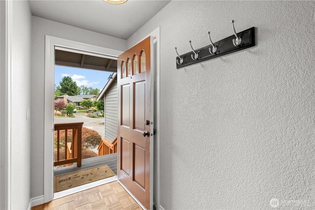 6133 S 294th Street, Auburn, WA 98001
