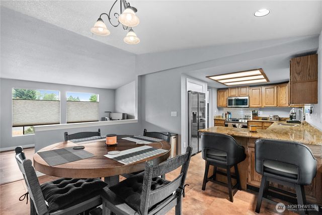 6133 S 294th Street, Auburn, WA 98001