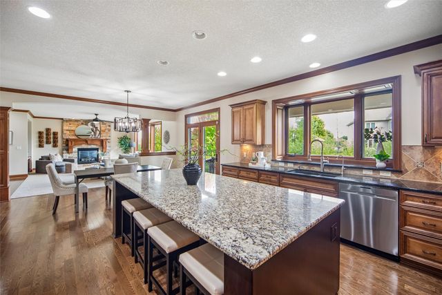 3007 152nd Street, Urbandale, IA 50323