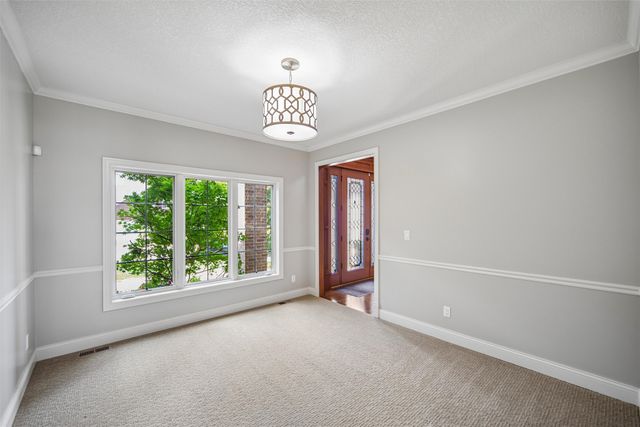 3007 152nd Street, Urbandale, IA 50323