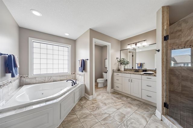 3007 152nd Street, Urbandale, IA 50323