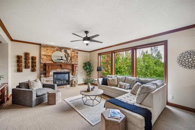 3007 152nd Street, Urbandale, IA 50323