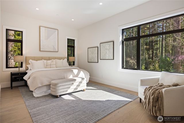 13970 Manzanita Road NE, Bainbridge Island, WA 98110