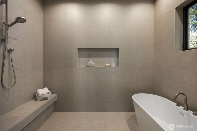 13970 Manzanita Road NE, Bainbridge Island, WA 98110