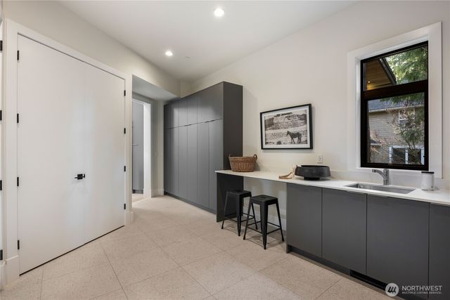 13970 Manzanita Road NE, Bainbridge Island, WA 98110