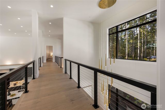 13970 Manzanita Road NE, Bainbridge Island, WA 98110