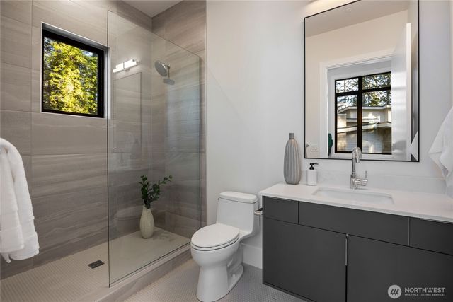 13970 Manzanita Road NE, Bainbridge Island, WA 98110