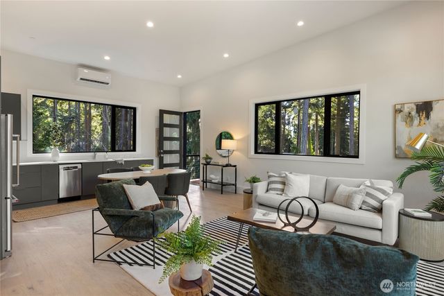 13970 Manzanita Road NE, Bainbridge Island, WA 98110