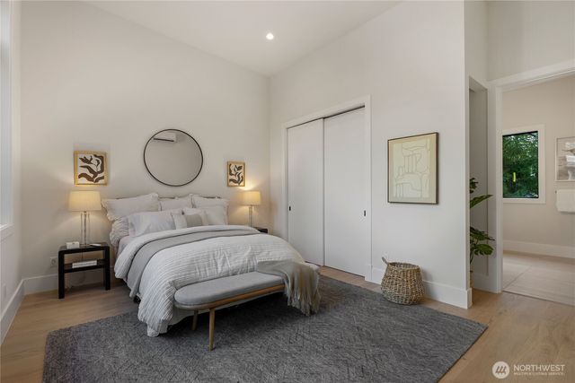 13970 Manzanita Road NE, Bainbridge Island, WA 98110