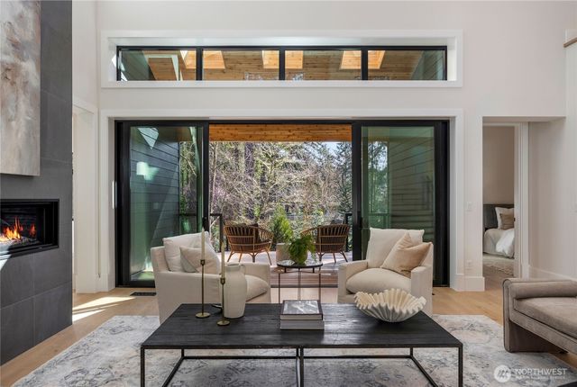 13970 Manzanita Road NE, Bainbridge Island, WA 98110