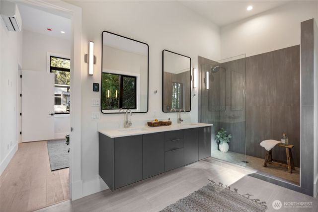 13970 Manzanita Road NE, Bainbridge Island, WA 98110