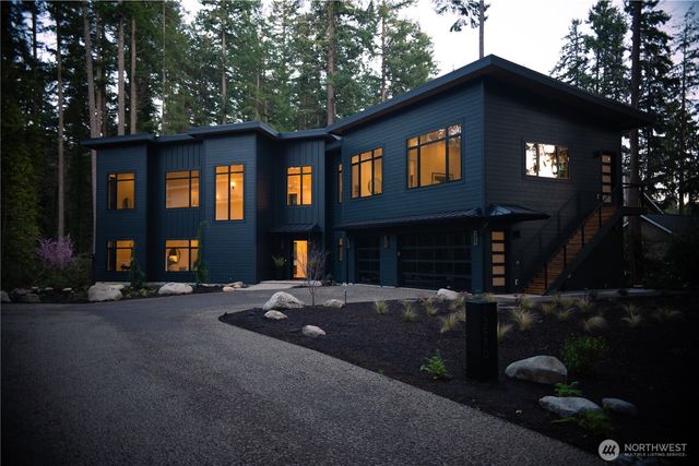 13970 Manzanita Road NE, Bainbridge Island, WA 98110