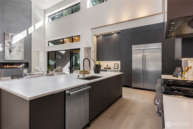 13970 Manzanita Road NE, Bainbridge Island, WA 98110