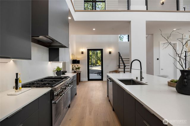 13970 Manzanita Road NE, Bainbridge Island, WA 98110