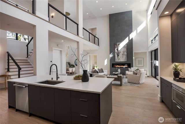 13970 Manzanita Road NE, Bainbridge Island, WA 98110