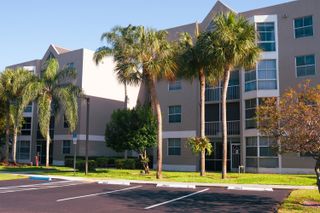 5910 MORNINGSTAR Circle #202, Delray Beach, FL 33484