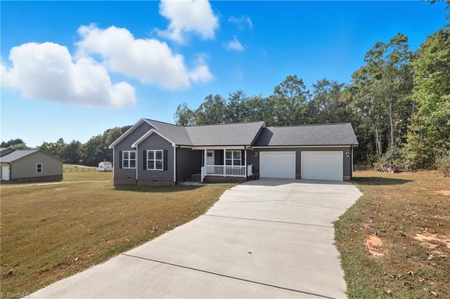 324 Carriage Trace Lane, Lexington, NC 27295