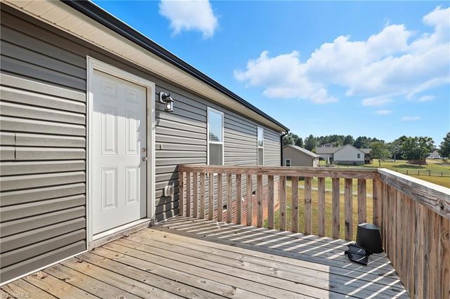 324 Carriage Trace Lane, Lexington, NC 27295