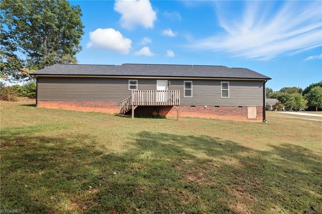 324 Carriage Trace Lane, Lexington, NC 27295