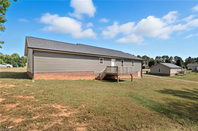 324 Carriage Trace Lane, Lexington, NC 27295
