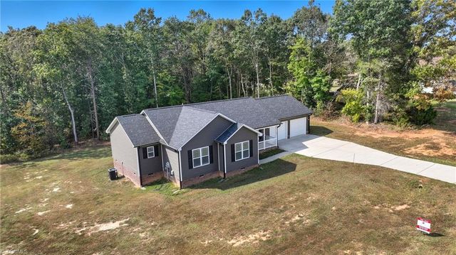 324 Carriage Trace Lane, Lexington, NC 27295