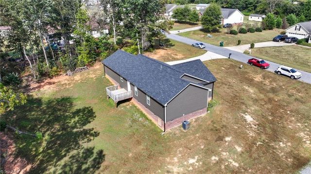 324 Carriage Trace Lane, Lexington, NC 27295