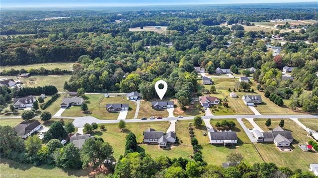 324 Carriage Trace Lane, Lexington, NC 27295