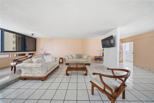 4327 AV. ISLA VERDE 503, Carolina, PR 00979