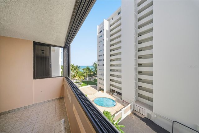 4327 AV. ISLA VERDE 503, Carolina, PR 00979