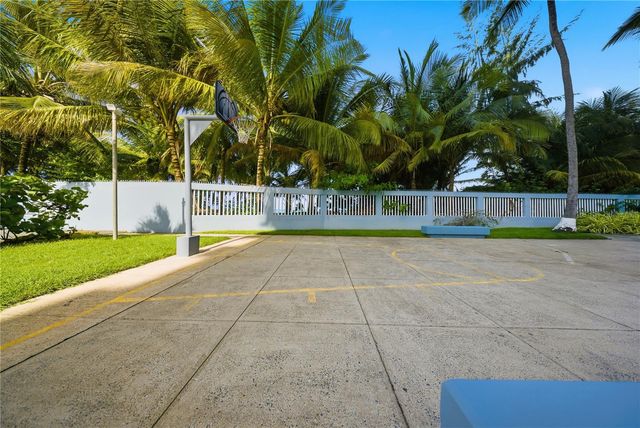 4327 AV. ISLA VERDE 503, Carolina, PR 00979