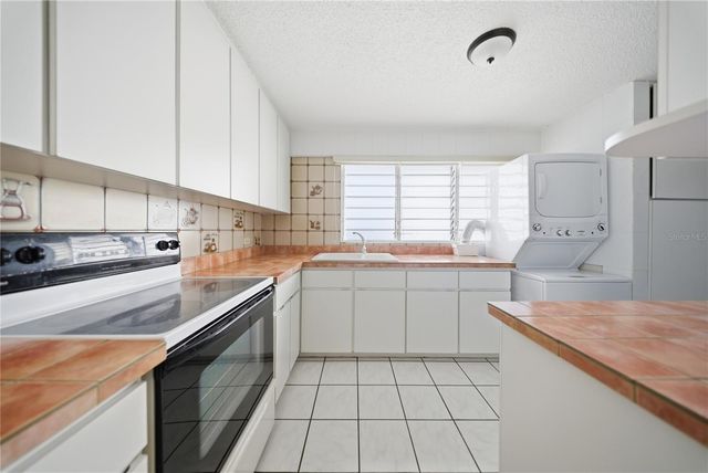 4327 AV. ISLA VERDE 503, Carolina, PR 00979