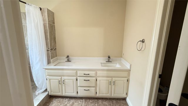 11117 E 63rd Street, Tulsa, OK 74133