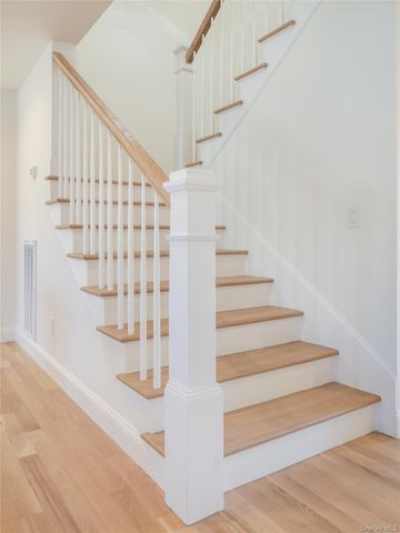 11 1st Street, Bellport Village, NY 11713