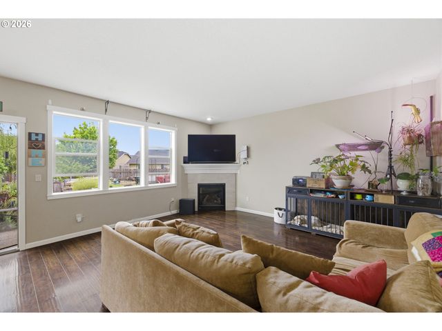 905 DALE Ct, Molalla, OR 97038