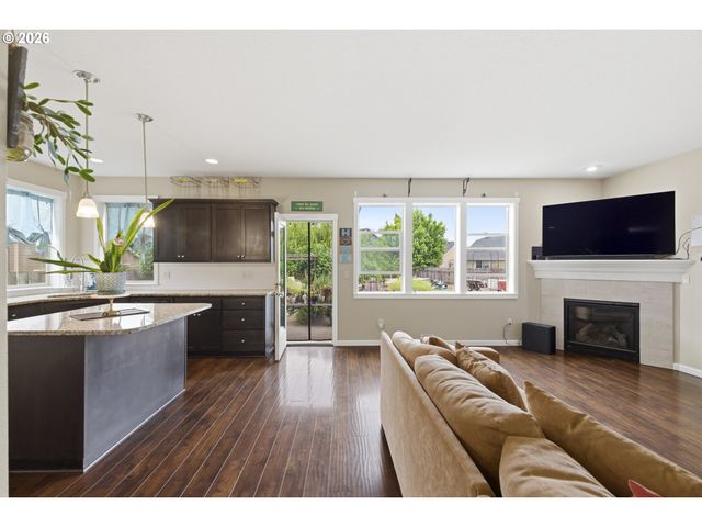 905 DALE Ct, Molalla, OR 97038