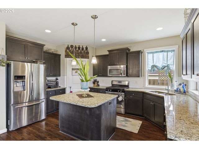 905 DALE Ct, Molalla, OR 97038