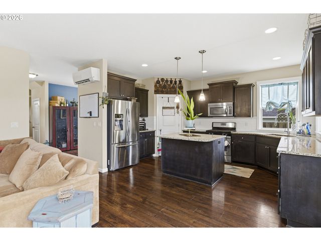 905 DALE Ct, Molalla, OR 97038
