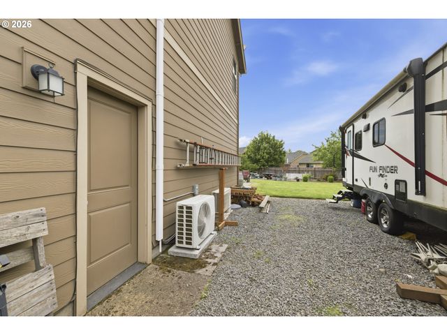905 DALE Ct, Molalla, OR 97038