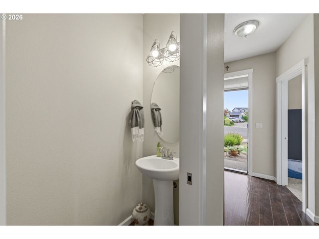 905 DALE Ct, Molalla, OR 97038