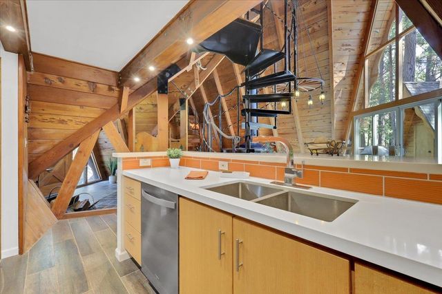 18131 Blue Tent School Rd, Nevada City, CA 95959