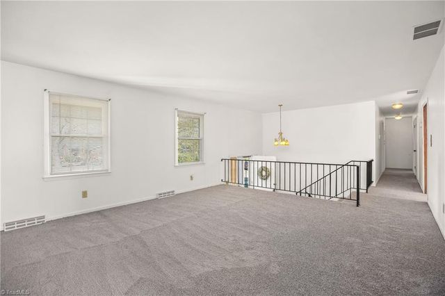 124 Kingston Avenue, Kernersville, NC 27284