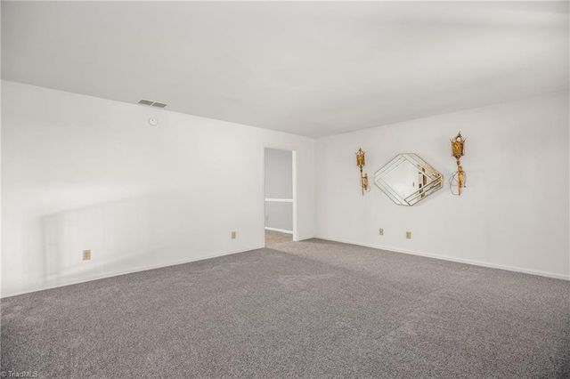 124 Kingston Avenue, Kernersville, NC 27284